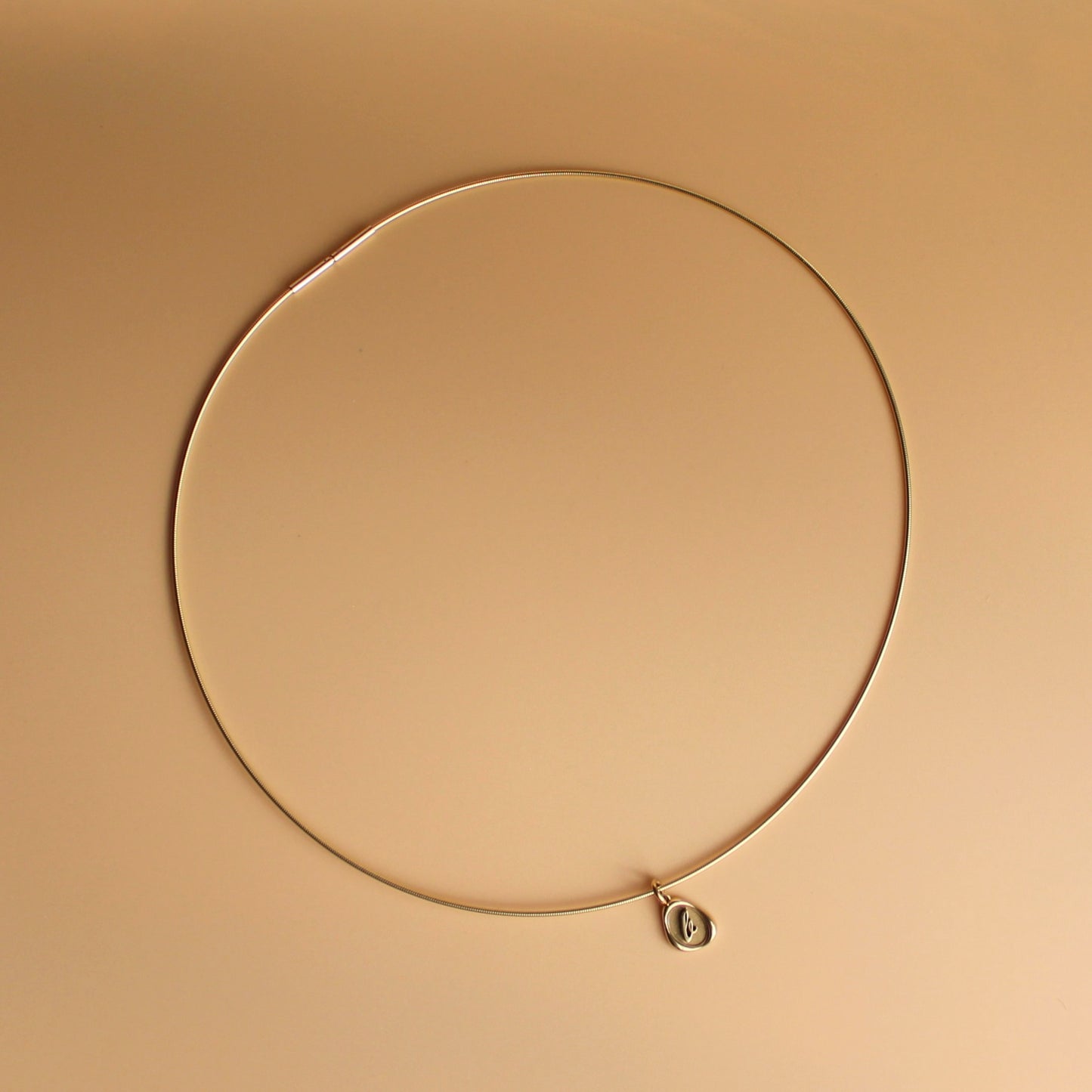 Omega Curve Chain
